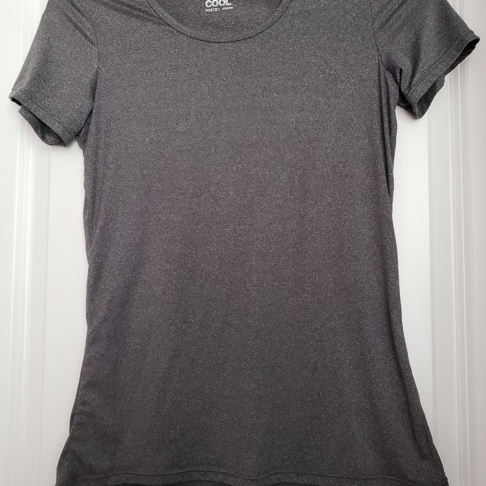 💥2/$8💥 NWOT 32 Degrees Cool Fitted Shirt